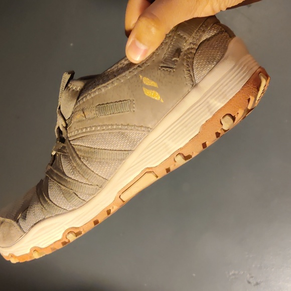 Sketchers walking/hiking shoea - Picture 2 of 3